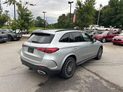 Used 2024 Mercedes-Benz GLC 300 4MATIC image 5