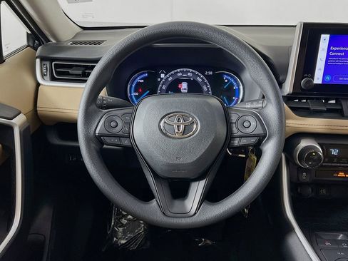 Used 2024 Toyota RAV4 LE AWD/4WD image 11