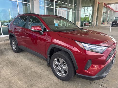 Used 2025 Toyota RAV4 XLE w/ Convenience Package image 22