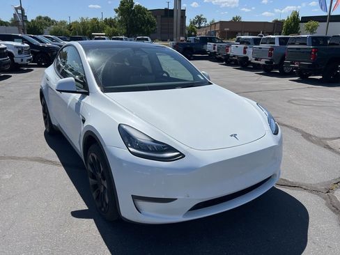 Used 2023 Tesla Model Y Long Range AWD/4WD image 4