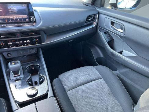 Used 2024 Nissan Rogue SV image 29