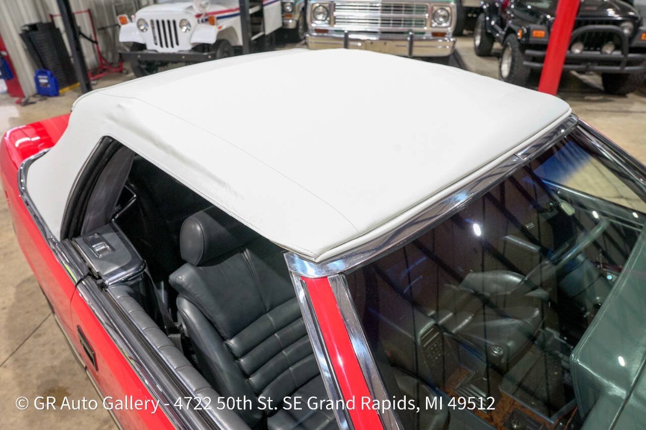 Used 1988 Chrysler LeBaron Convertible FWD image 33