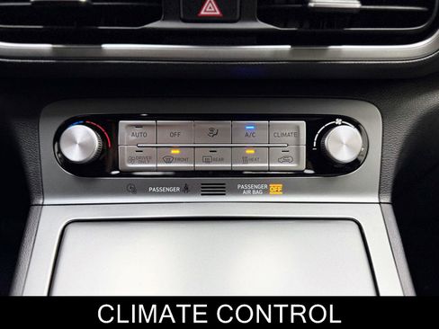 Used 2023 Hyundai Kona SE image 23