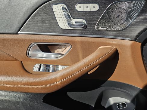 Certified 2025 Mercedes-Benz GLS 450 4MATIC image 23