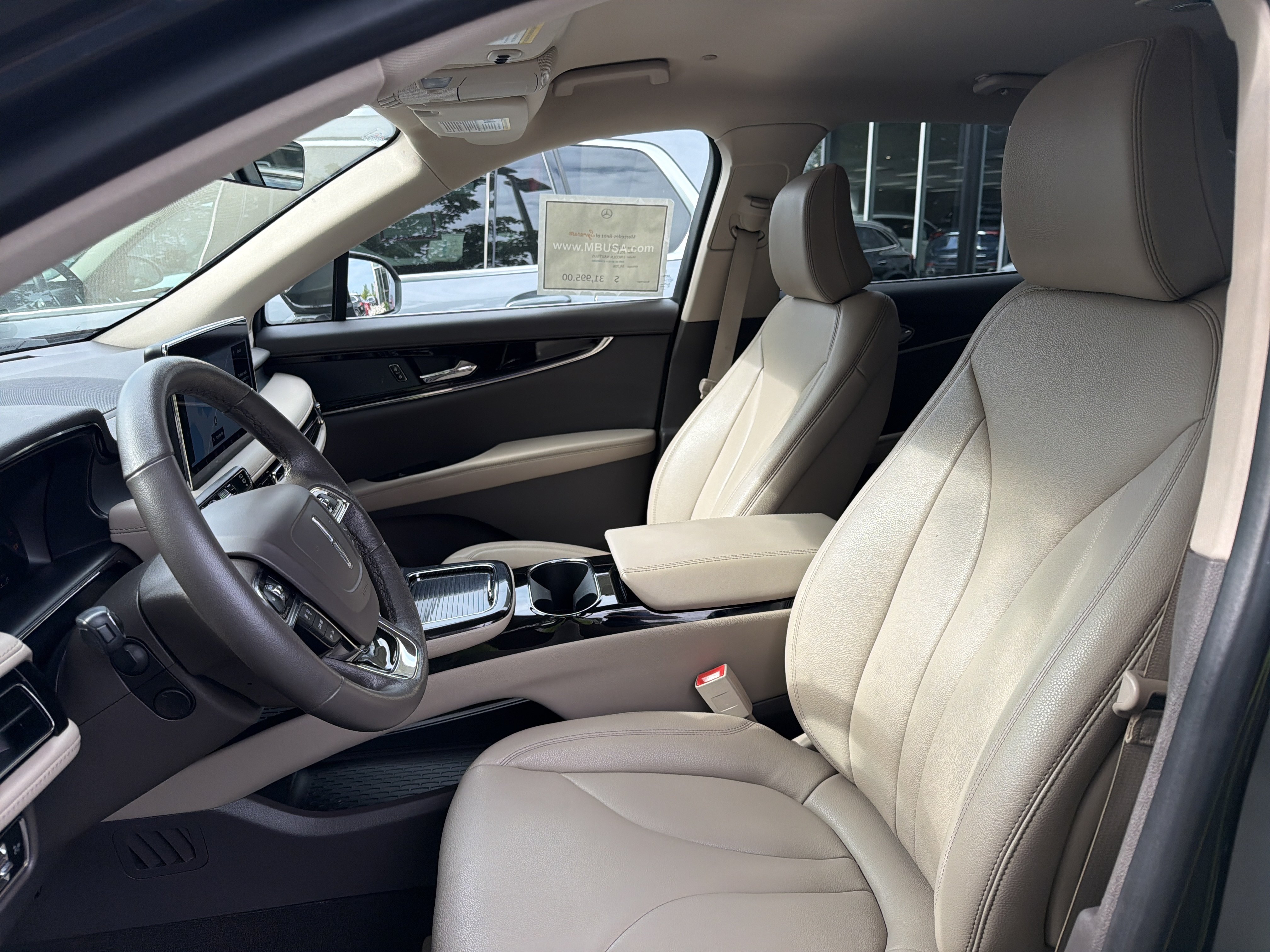 Used 2023 Lincoln Nautilus AWD w/ Premium Package image 9