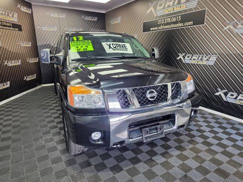 Used 2012 Nissan Titan SV image 4