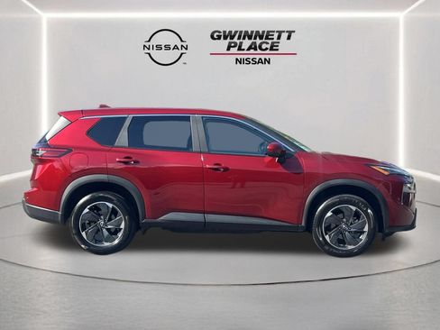 Used 2025 Nissan Rogue SV AWD/4WD image 25