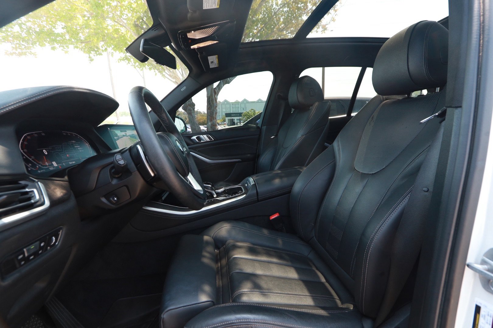 Used 2022 BMW X5 xDrive40i w/ Premium Package AWD/4WD image 17