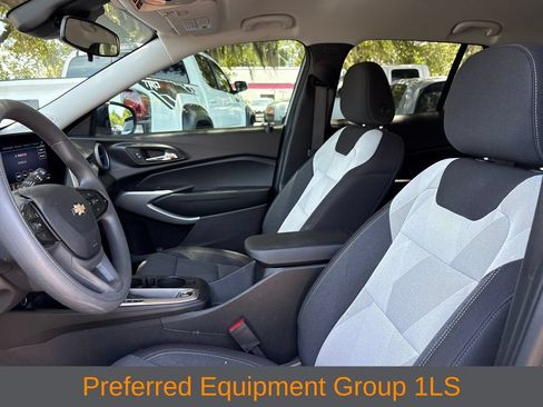 Used 2026 Chevrolet Trax LS FWD image 9