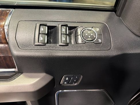 Used 2017 Ford F150 Platinum w/ Equipment Group 701A Luxury AWD/4WD image 15