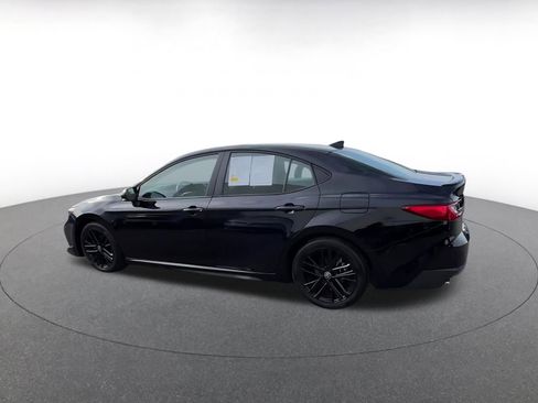 Used 2025 Toyota Camry SE image 10