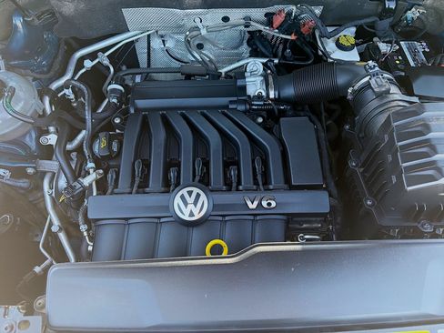 Used 2021 Volkswagen Atlas SEL AWD/4WD image 37