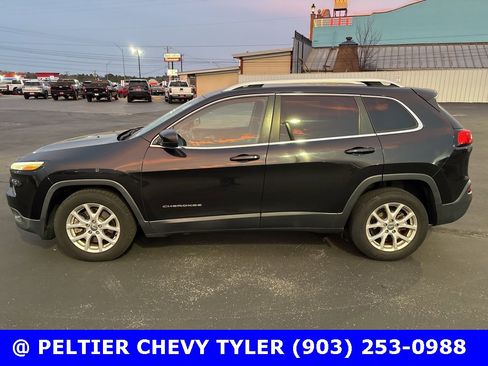 Used 2016 Jeep Cherokee Latitude image 4