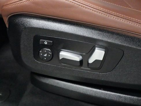 Used 2024 BMW X5 xDrive40i w/ Parking Assistance Package AWD/4WD image 30