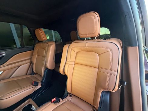 Used 2025 Lincoln Aviator Black Label w/ Jet Appearance Package AWD/4WD image 18