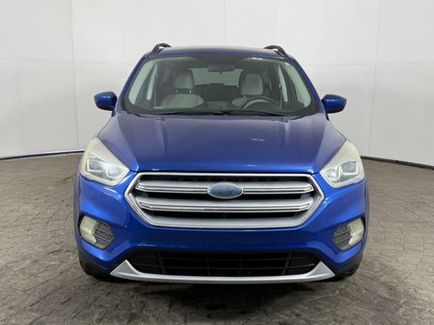 Used 2017 Ford Escape SE w/ Equipment Group 201A FWD image 2