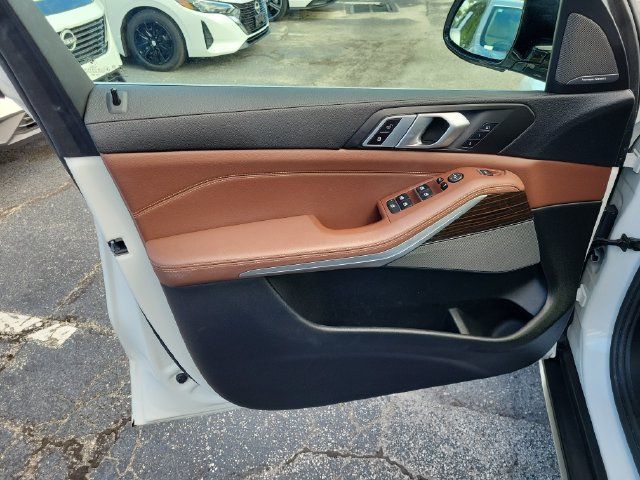 Used 2021 BMW X5 xDrive40i w/ Premium Package 2 AWD/4WD image 16