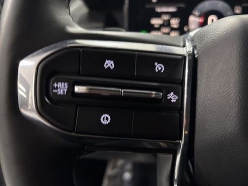 Used 2025 GMC Acadia Elevation image 15