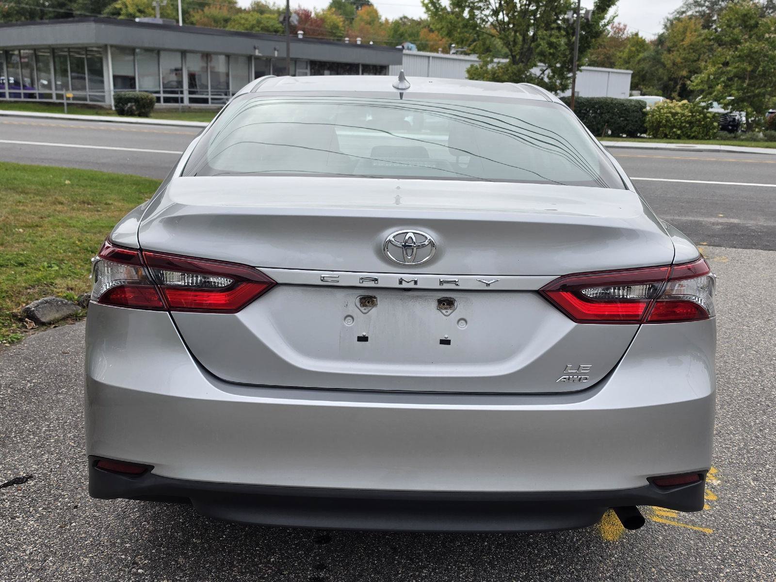 Used 2022 Toyota Camry LE AWD/4WD image 4