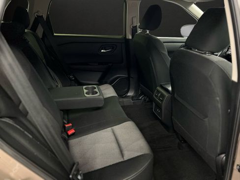 Used 2025 Nissan Rogue SV image 24