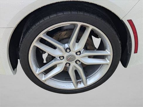 Used 2019 Chevrolet Corvette Stingray Coupe RWD image 9