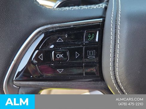 Used 2023 Jeep Grand Cherokee Overland w/ Luxury Tech Group IV AWD/4WD image 26
