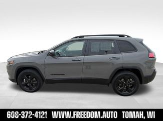 Used 2023 Jeep Cherokee Altitude Lux AWD/4WD video 3