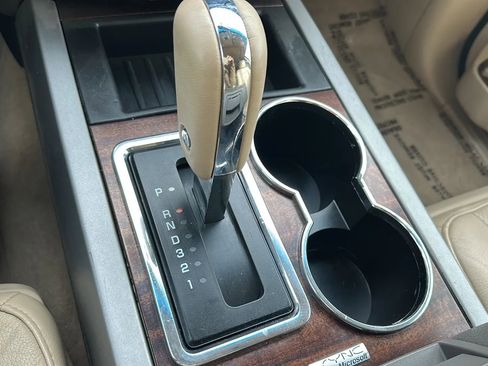 Used 2013 Ford Expedition XLT image 20