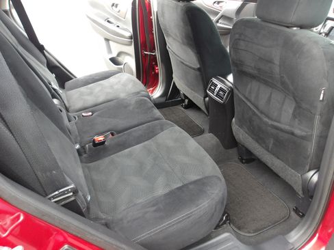 Used 2016 Nissan Rogue SV w/ SV Premium Package image 12