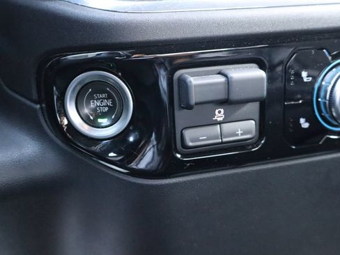 Used 2023 GMC Sierra 1500 Elevation w/ LPO, Elevation Black Package AWD/4WD image 12