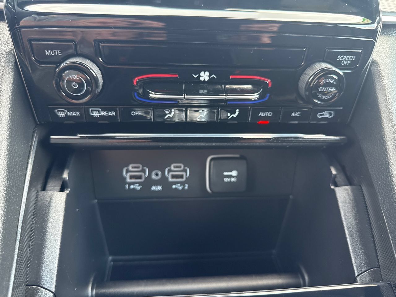 Certified 2025 Jeep Grand Cherokee L Laredo AWD/4WD image 22