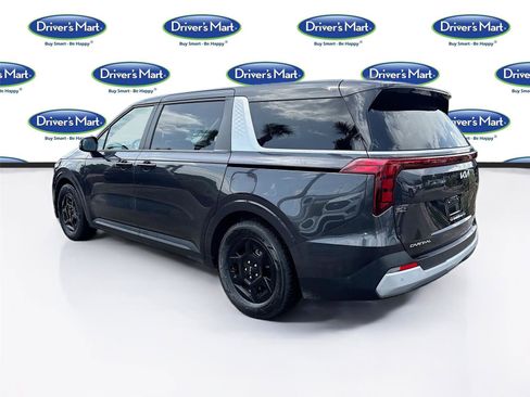Used 2025 Kia Carnival FWD image 5