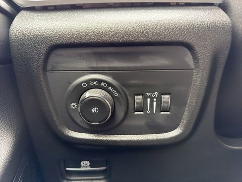 Certified 2024 Jeep Grand Cherokee L Limited w/ Luxury Tech Group II image 19