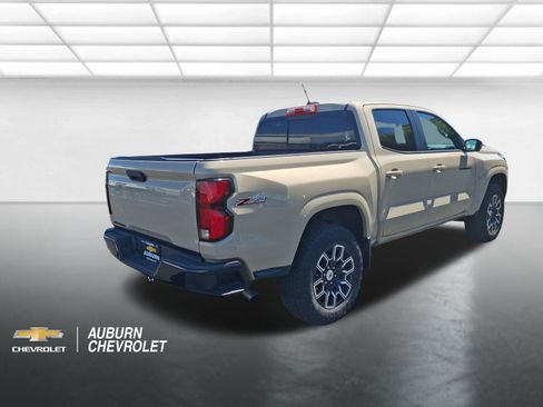 Used 2023 Chevrolet Colorado Z71 w/ Z71 Convenience Package 2 AWD/4WD image 3