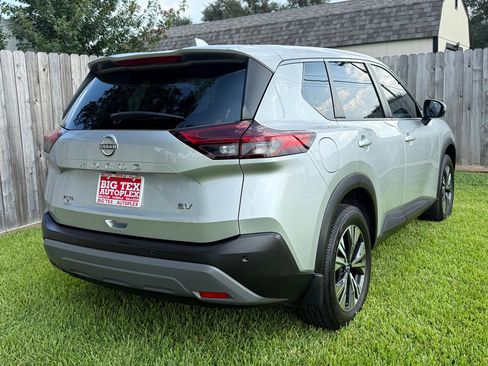Used 2023 Nissan Rogue SV image 10