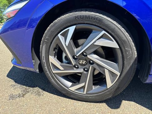Certified 2025 Hyundai Elantra Sport FWD image 30