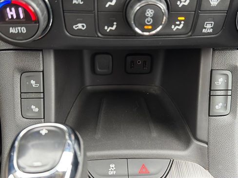 Used 2017 GMC Acadia SLE w/ Driver Alert Package I image 12