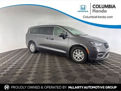 Used 2023 Chrysler Pacifica Touring-L