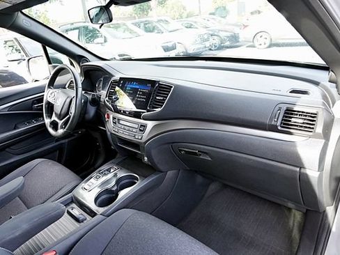 Used 2021 Honda Passport Sport image 10