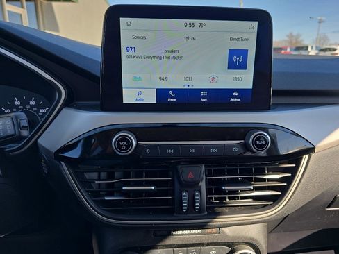 Used 2022 Ford Escape SE image 23