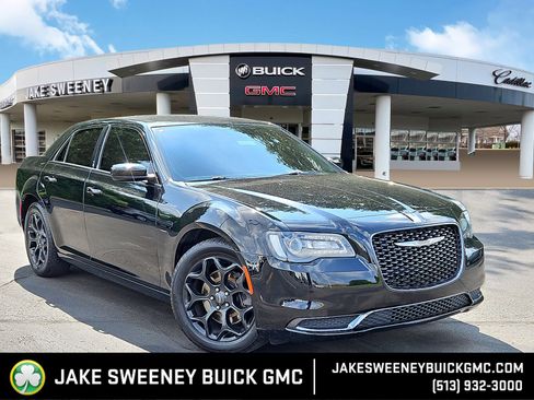 Used 2019 Chrysler 300 Touring w/ Sport Appearance Package AWD/4WD image 1