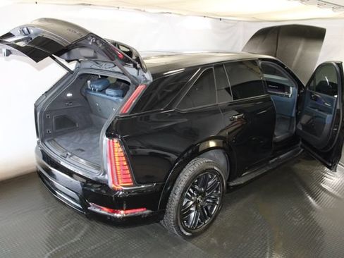 Certified 2025 Cadillac Escalade IQ Sport 2 w/ LPO, ONYX Package AWD/4WD image 48