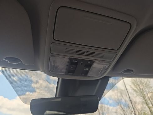 Used 2018 Honda Odyssey EX-L image 23