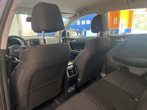 Used 2018 Kia Sportage LX FWD image 16