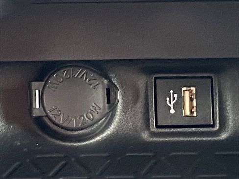 Certified 2025 Toyota RAV4 LE image 29