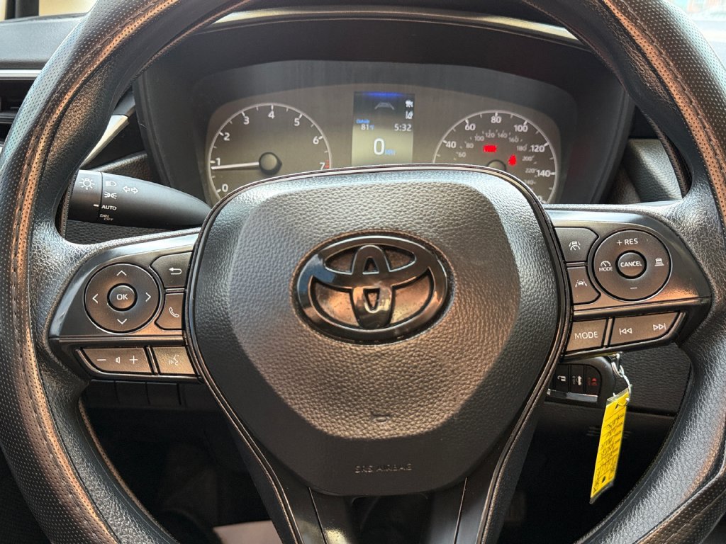 Used 2025 Toyota Corolla LE FWD image 32
