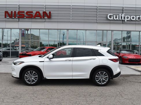 Used 2023 INFINITI QX50 Luxe FWD image 3