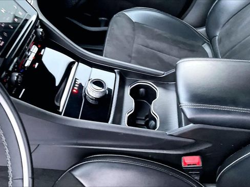 Used 2024 Jeep Grand Cherokee Altitude image 17