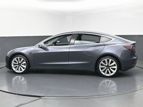 Used 2018 Tesla Model 3 Performance image 7