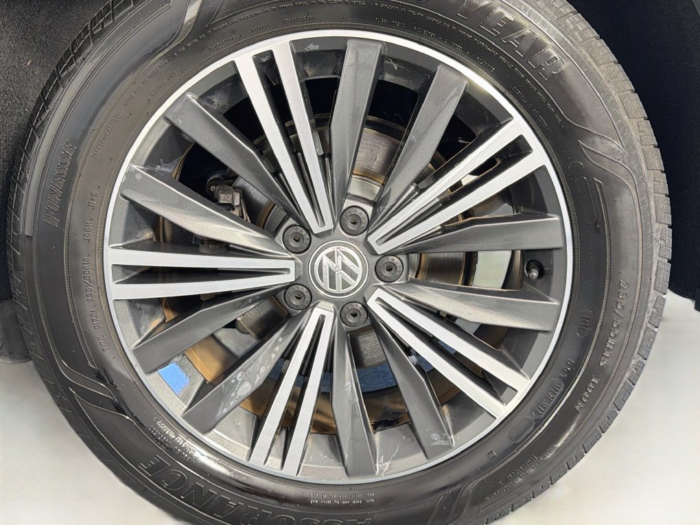 Used 2019 Volkswagen Tiguan SEL FWD image 30